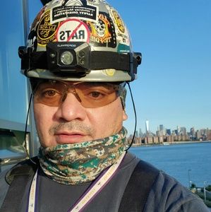 Meet your Posher, Carlos